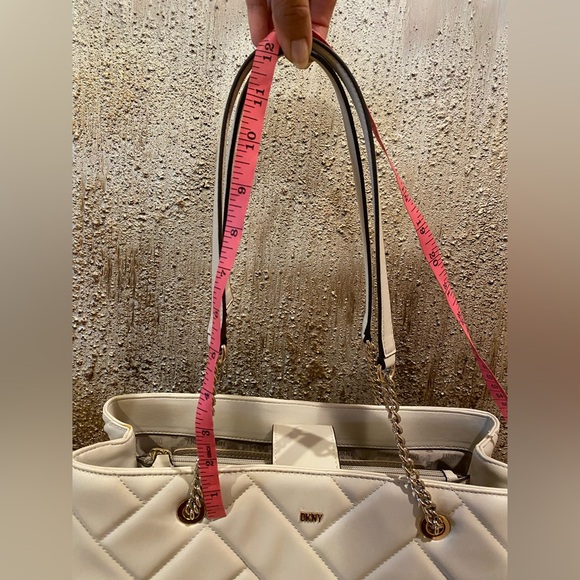 NWOT DKNY Medium Veronica Cream Quilted Satchel Shoulder Bag Gold-Tone Chain - Picture 15 of 16